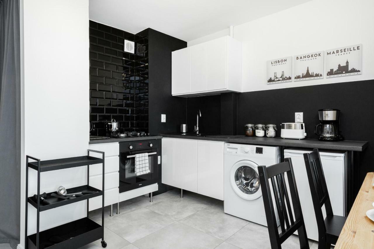 First Central Apartments By Noclegi Renters Varsóvia Exterior foto